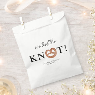 Bolsa De Papel Vinculamos El Favor De La Boda De Knot Pretzel