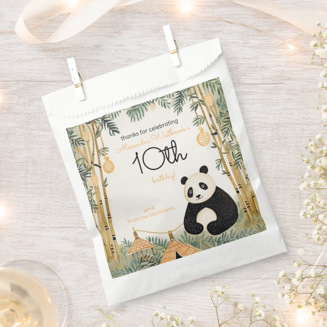 Bolsa De Papel Whimsical Beige Bamboo y Panda Birthday Party (Cortado)