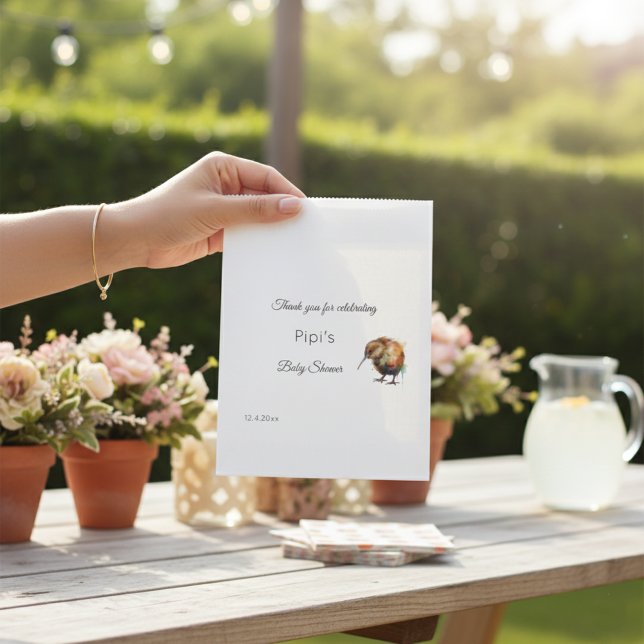 Bolsa De Papel Whimsical Kiwi Bird Baby Shower | Sweet Pipi (Subido por el creador)