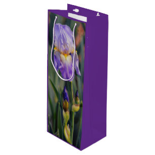 Bolsa de regalo de vino con flor de lirio púrpura