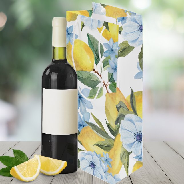Bolsa de regalo de vino con limón y flor de acuare (Trendy Sweet Watercolor Lemon & Flower Wine Gift Bag in Dusty Slate Blue.)
