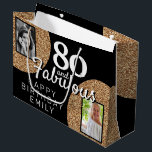 Bolsa De Regalo Grande 80 y Fabulous Gold Purpurina 2 Photo 80th Birthday<br><div class="desc">80 y Fabulous Gold Purpurina 2 Photo 80th Birthday Gift Bag. Purpurina de oro falso sobre negro con 2 fotos - puedes usar una foto vieja y una nueva. Añade tu nombre y edad y haz una elegante y elegante bolsa de regalo para la celebración de cumpleaños de un hito....</div>