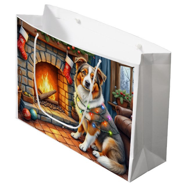 Bolsa De Regalo Grande Australian Shepherd Fireplace with Christmas Light (Angulo Anverso)