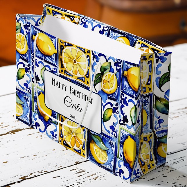 Bolsa De Regalo Grande Baldosas azules mallónicas limones mediterráneos (Blue Majolica tiles lemons Mediterranean themed party personalized  Large Gift Bag Happy Birthday )