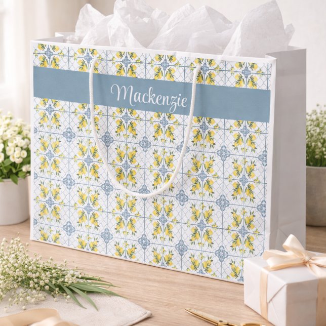 Bolsa De Regalo Grande Blue Tile French Country Lemon Name Monogram (Subido por el creador)