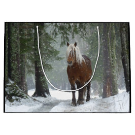Bolsa De Regalo Grande Caballo marrón en un bosque de invierno con nieve 