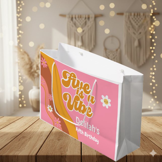 Bolsa De Regalo Grande Cinco es un cumpleaños de vida, groovy retro (Subido por el creador)