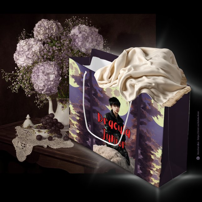 Bolsa de regalo - Grande - Drácula Junior (DJ Gift Bags designed by Poet Adiela Akoo. Browse my store now for more cool finds & gr8t gift ideas)