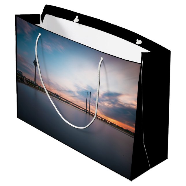 Bolsa De Regalo Grande Dusseldorf Alemania (Angulo reverso)