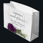 Bolsa De Regalo Grande Elegante Rosa de Pluma Púrpura, empleada del Boda<br><div class="desc">Estas hermosas bolsas de regalo están diseñadas como un regalo boda o una bolsa de favores para su doncella de honor. Presentan un diseño sencillo y sorprendente, con un rosa de color púrpura de ciruela o berenjena de largo tallo. El título "Made of Honor" escrito en lujosas letras de guión...</div>