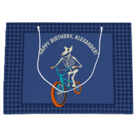 Esqueleto de hombre lobo en una bicicleta BMX cump