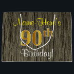 Bolsa De Regalo Grande Faux Wood Look, Faux Gold 90th Birthday   Name<br><div class="desc">Este sencillo y rústico diseño de bolsos de regalo de cumpleaños presenta un mensaje personalizado como "¡Nombre-Aquí es cumpleaños número 90!" (con el "90" con un aspecto de color falso/imitación de oro) en un falso fondo de estilo de madera. El nombre se encuentra en un texto de tipo script, de...</div>