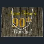 Bolsa De Regalo Grande Faux Wood Look, Faux Gold 90th Birthday   Name<br><div class="desc">Este sencillo y rústico diseño de bolsos de regalo de cumpleaños presenta un mensaje personalizado como "¡Nombre-Aquí es cumpleaños número 90!" (con el "90" con un aspecto de color falso/imitación de oro) en un falso fondo de estilo de madera. El nombre se encuentra en un texto de tipo script, de...</div>