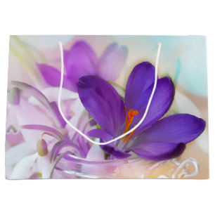 Bolsa De Regalo Grande Foto de un crocus de Primavera Púrpura de Bonito
