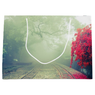 Bolsa De Regalo Grande Foto escénica de Misty Railroad Tracks