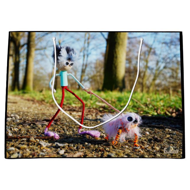 Bolsa De Regalo Grande Fubby die zijn hondje uitlaat. (Anverso)