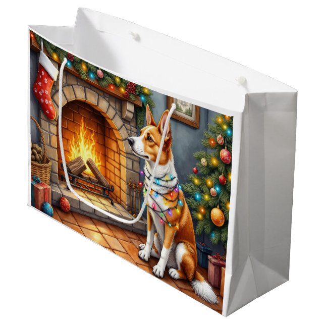 Bolsa De Regalo Grande Kelpie australiano junto a una chimenea con luces  (Angulo Anverso)
