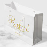 Bolsa De Regalo Grande Moderno guión Gold Personalizado Groomsman<br><div class="desc">Regalos Groomsman personalizados de oro moderno con el nombre de un groomman personalizado en estilo de letra de escritura moderna de oro con título y fecha boda en estilo de letra sans serif moderno. También perfecto para el mejor hombre, padre de la novia, dama de honor, madre de la novia...</div>