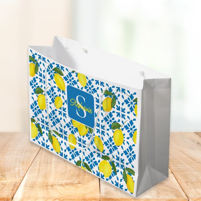 Bolsa De Regalo Grande Monogram Blue Tile French Country Lemon Pattern  (Subido por el creador)