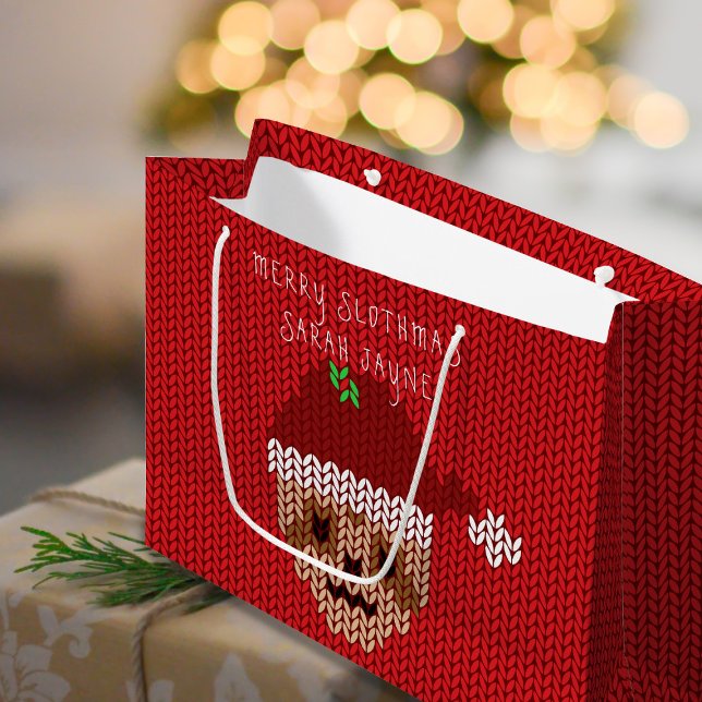 Bolsa De Regalo Grande Navidades eslovacos Feliz eslogan nombre vacacione (Merry Slothmas! A fun and festive gift bag with space for your holiday message)