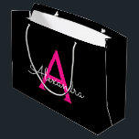 Bolsa De Regalo Grande Nombre del Monograma de Giro del Guión Negro Calie<br><div class="desc">Bolsa de regalo de Monograma de Guión Simple Negro y Rosa Caliente. Esto hace que el dulce perfecto cumpleaños 16,  boda,  ducha de novia,  aniversario,  ducha de bebé o bolso de regalo de la fiesta de soltera para alguien que ama el lujo glam y los estilos de moda.</div>