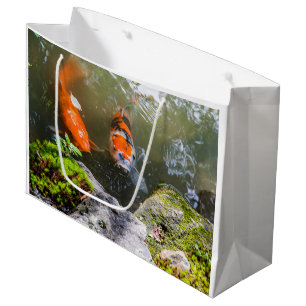 Bolsa De Regalo Grande Pescado de Koi en un estanque
