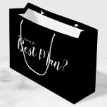 Bolsa De Regalo Grande ¿Serás Mi Mejor Hombre? Propuesta moderna<br><div class="desc">"¿Serás Mi Mejor Hombre?" Modern Propuesta Gift Bag incluye el título "¿Será mi mejor hombre?" en blanco estilo de letra de escritura moderno sobre fondo negro.</div>