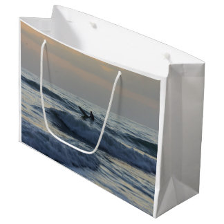 Bolsa De Regalo Grande Surfer Awaits