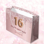 Bolsa De Regalo Grande Sweet 16 blush pink glitter drips monogram 16th<br><div class="desc">Elegant, classic, glamorous and girly for a Sweet 16, 16th birthday party. A chic blush pink gradient background. Decorated with faux glitter drips, paint dripping look. Personalize and add a name. With the text: Happy Birthday. The name is written with a modern dark rose colored hand lettered style script. Number...</div>