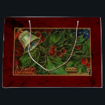 Bolsa De Regalo Grande Vintage Christmas Bell y Holly<br><div class="desc">Una imagen de la época victoriana de colores muy vivos muestra una campana plateada y ramos dorados de holly sobre un fondo de terciopelo rojo y estrellas doradas.</div>