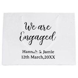 Bolsa De Regalo Grande We are Engaged couple name date calligraphystylish