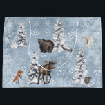 Bolsa De Regalo Grande Woodland Winter Moose Christmas Tree Snowflake La<br><div class="desc">Este diseño fue creado a través del arte digital. Se puede personalizar haciendo clic en el botón personalizar y cambiando el color, agregando un nombre, iniciales o tus palabras favoritas. Contáctame en colorflowcreations@gmail.com si quieres tener este diseño en otro producto. Ver más de mis creaciones o seguirme en www.facebook.com/colorflowcreations, www.instagram.com/colorflowcreations,...</div>