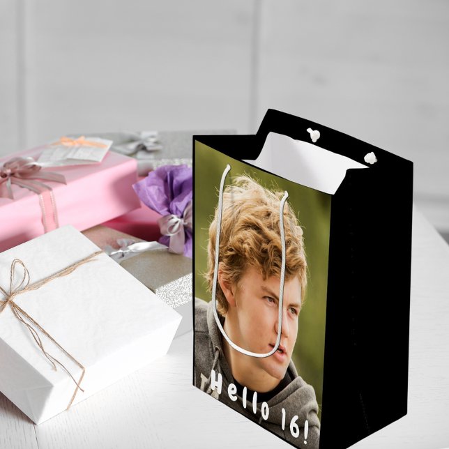 Bolsa De Regalo Mediana 16 años personalizado foto hola 16 chico (Subido por el creador)