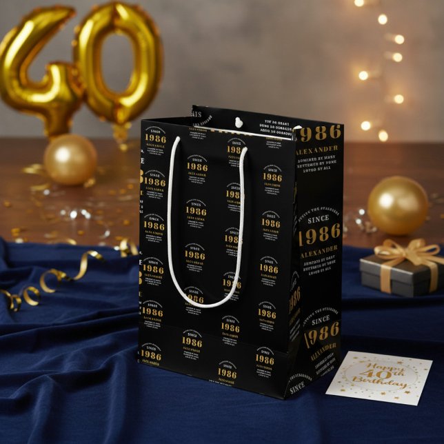 Bolsa De Regalo Mediana 40th Birthday 1986 Black Gold Chic Elegant (Born 1986 birthday gift bag. Background out of focus.)