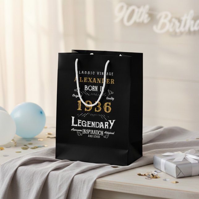 Bolsa De Regalo Mediana 90th Birthday 1936 Add Name Legend Black Gold (Born 1936 birthday gift bag. Background out of focus.)