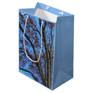 Bolsa De Regalo Mediana Árbol de roble en un cielo azul otoñal -