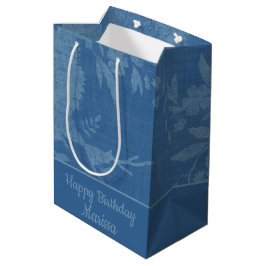 Bolsa De Regalo Mediana Azul bonito sobre fondo floral azul