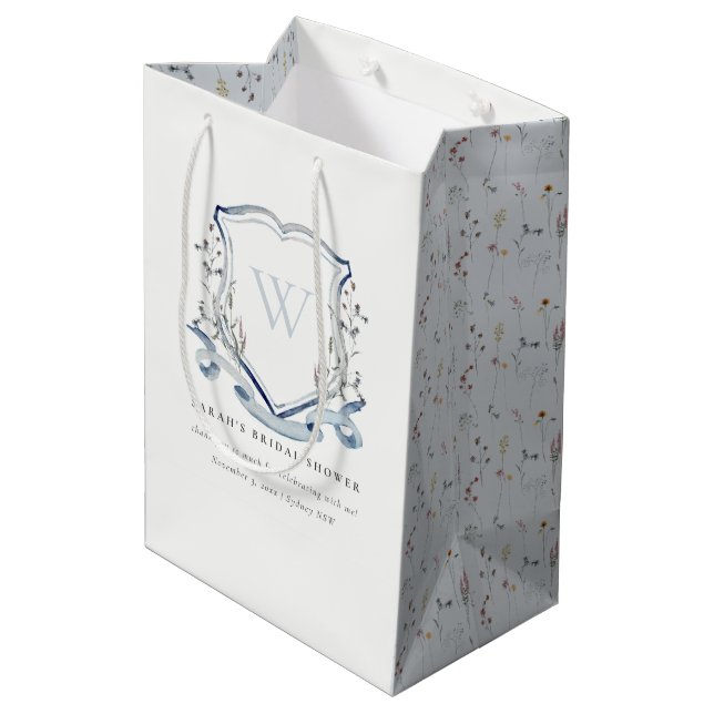 Bolsa De Regalo Mediana Blue Wildflower Monograma Escudo Bridal Shower (Angulo reverso)