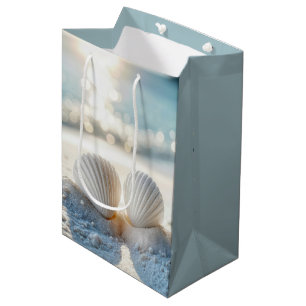 Bolsa De Regalo Mediana Cascos marinos blancos en arena blanca en aniversa