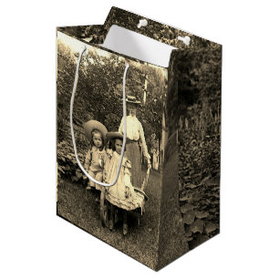 Bolsa De Regalo Mediana chica de la foto de Heirloom Garden de 1890