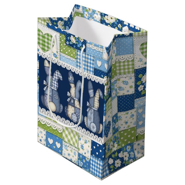 Bolsa De Regalo Mediana Conejitos de Patchwork Azules (Angulo Anverso)