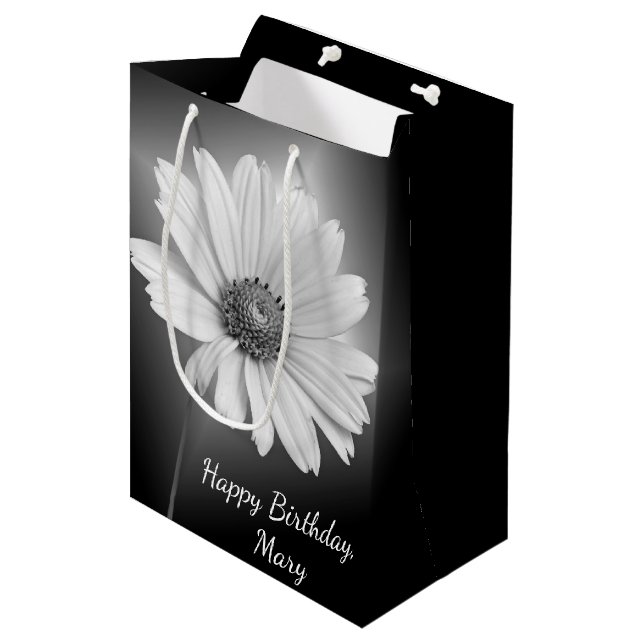 Bolsa De Regalo Mediana Daisy de cumpleaños brillante en negro con nombre  (Angulo Anverso)