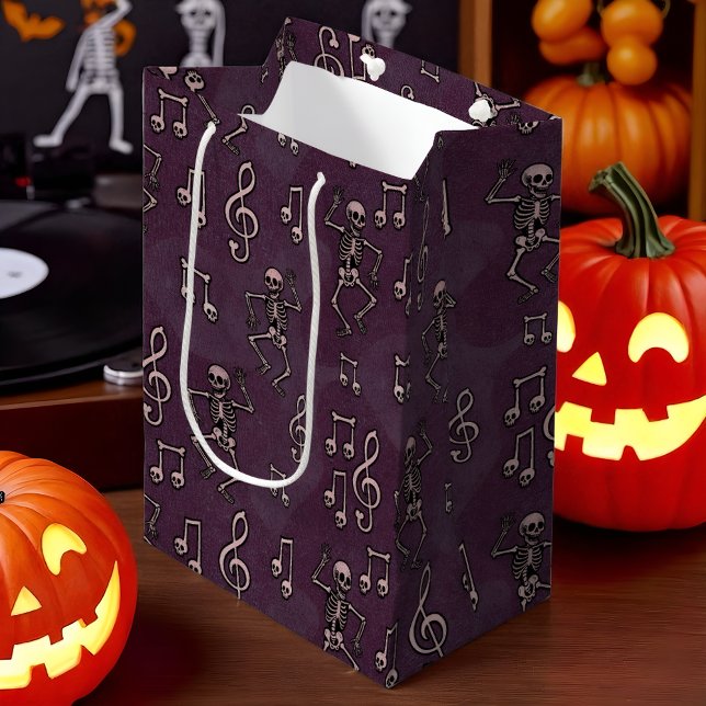 Bolsa De Regalo Mediana Dancing Skeleton Music Notes Halloween (Retro Halloween gift bag featuring playful dancing skeletons and spooky music notes on a deep purple)