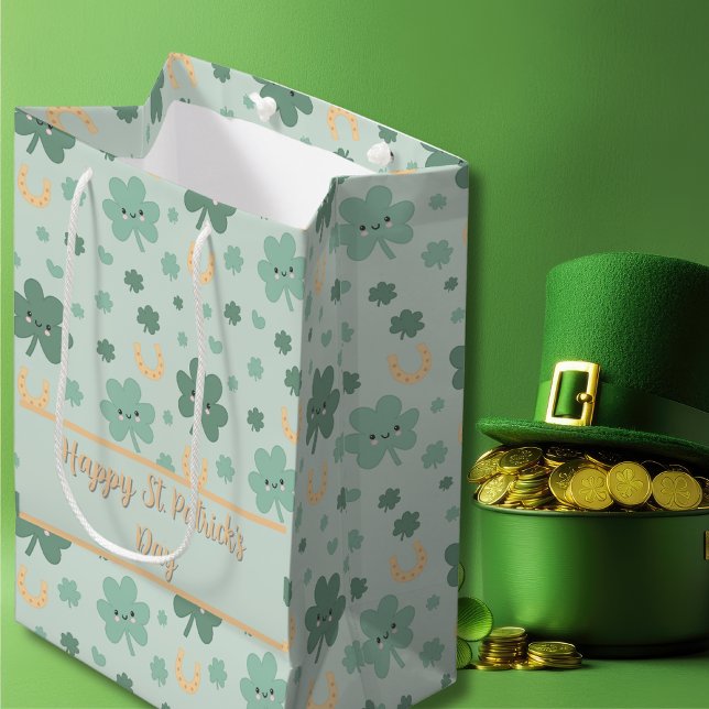 Bolsa De Regalo Mediana Día de San Patricio (Cute kawaii Shamrocks St. Patrick’s Day Medium Gift Bag)