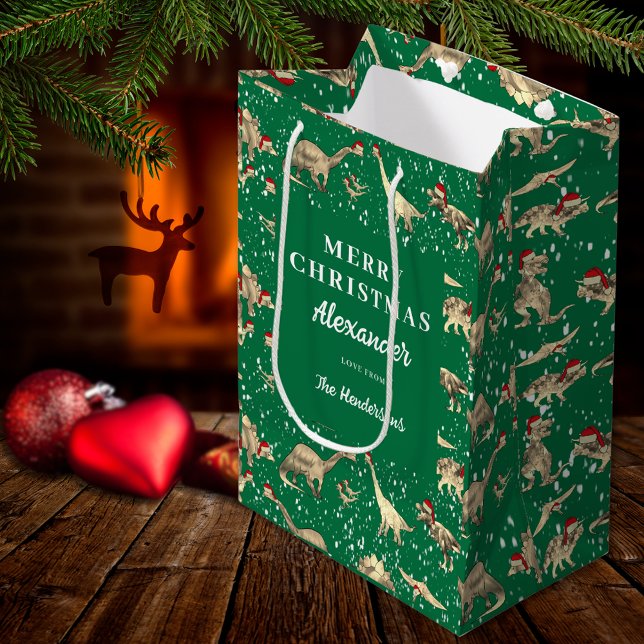 Bolsa De Regalo Mediana Dinosaurios pequeños en los Navidades de la nieve  (Dinosaur wearing Santa hats in the snow boys personalized green gift bag)
