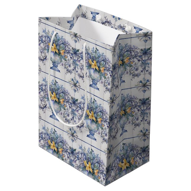 Bolsa De Regalo Mediana Ducha nupcial azul y floral blanca en mosaico ital (Angulo reverso)