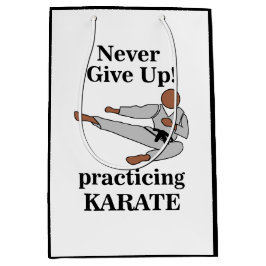 Bolsa De Regalo Mediana El Cinturón Negro Karate nunca renuncia a las arte