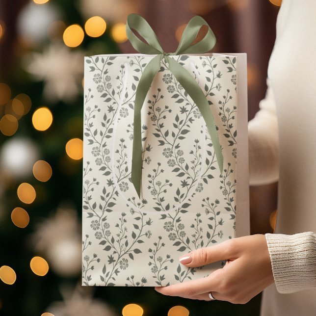 Bolsa De Regalo Mediana Elegant Sage Cream Minimalist Boho Floral Pattern (Subido por el creador)