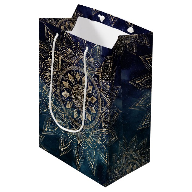Bolsa De Regalo Mediana Elegante galaxia azul Mandala dorada (Angulo Anverso)