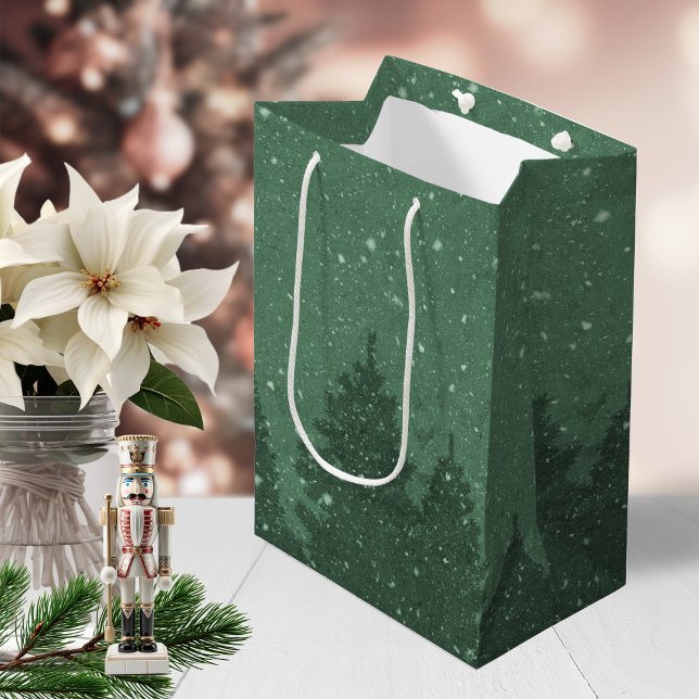Bolsa De Regalo Mediana Elegante vacaciones de árboles de nieve verde de i (Elegant Green Winter Snow Trees Holiday Medium Gift Bag)